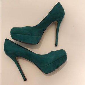 Used once 🎈 Bakers Melina suede platform pump